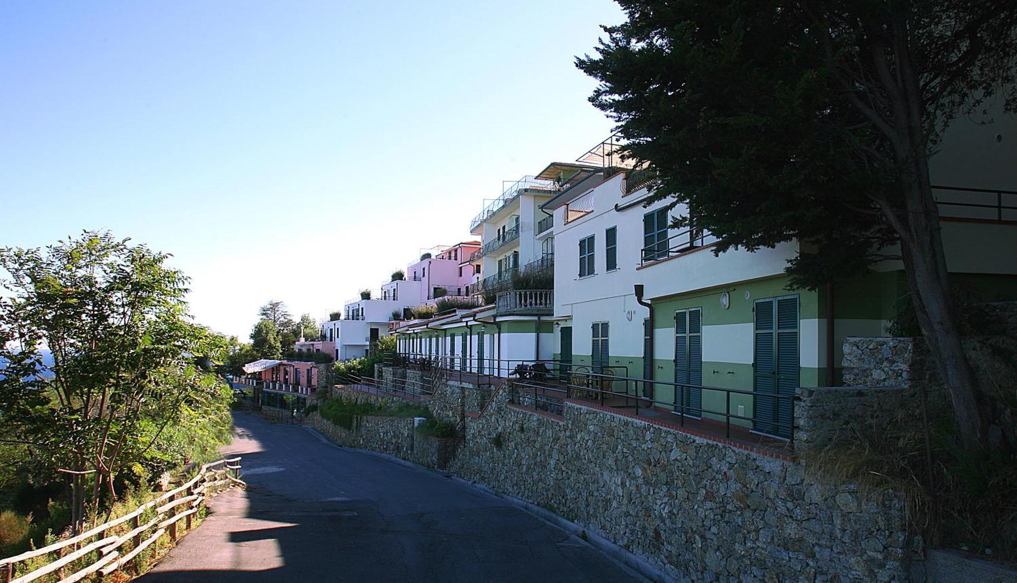 Residence Borgo San Sebastiano Bergeggi Exterior foto