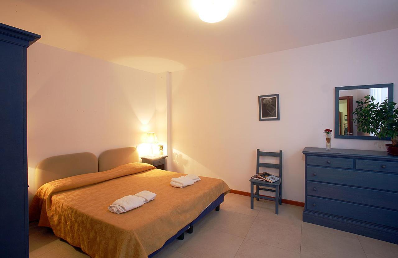 Residence Borgo San Sebastiano Bergeggi Quarto foto